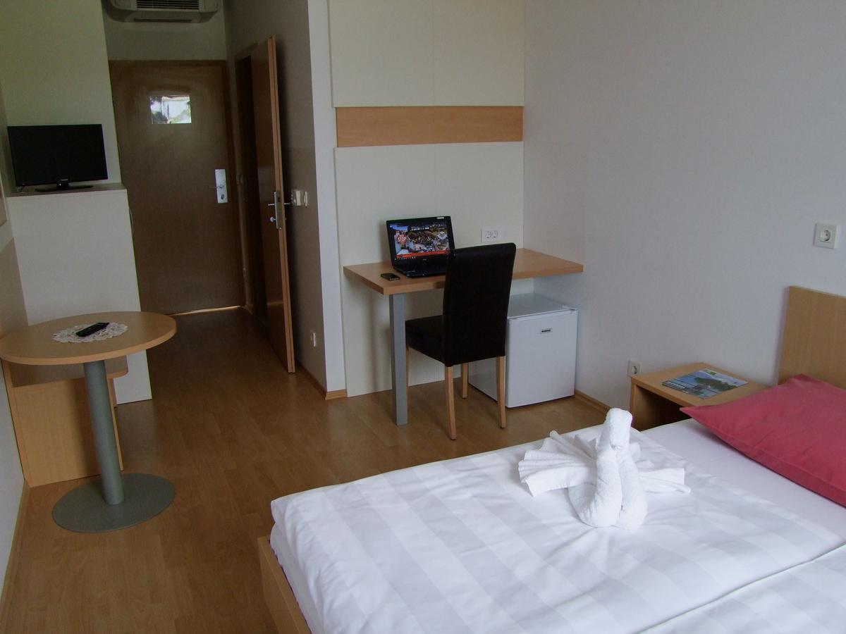 Hotel Galaksija Trebnje Zewnętrze zdjęcie