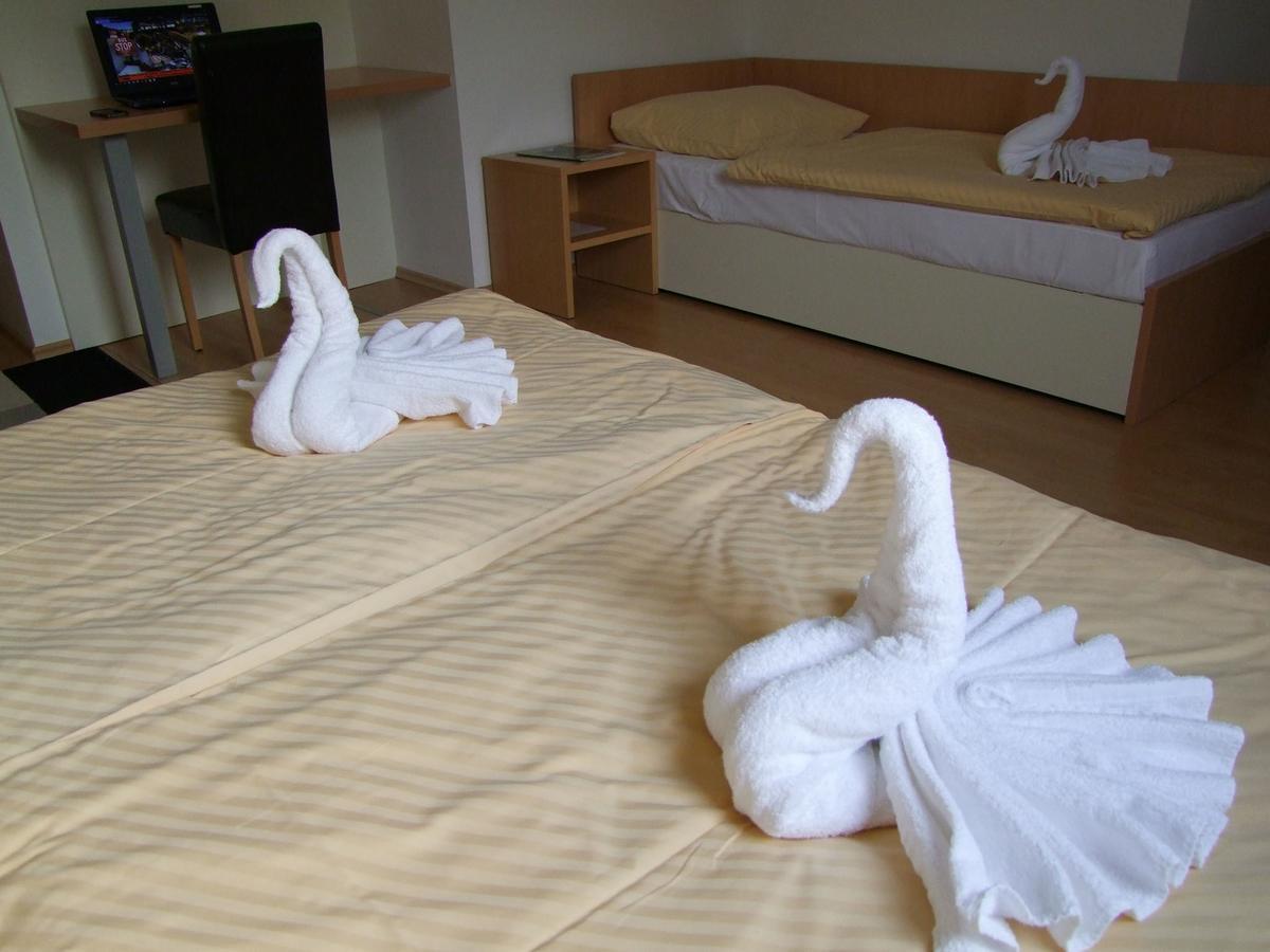 Hotel Galaksija Trebnje Zewnętrze zdjęcie