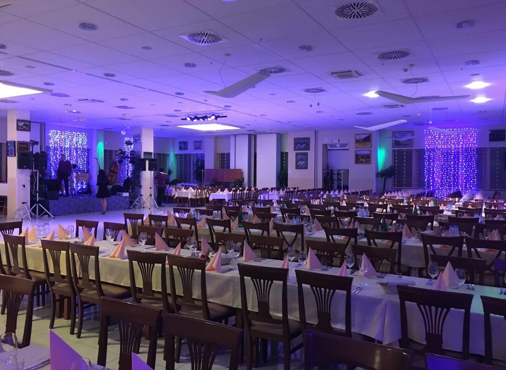 Hotel Galaksija Trebnje Zewnętrze zdjęcie
